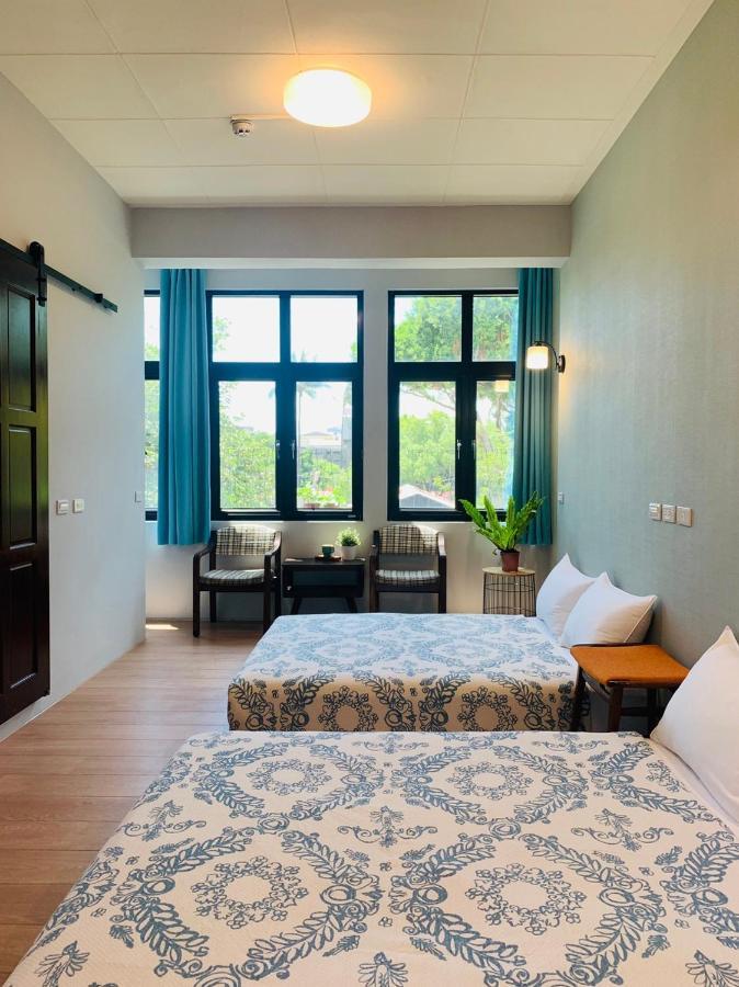 Oyaji Guesthouse-依人數床位數計價開放房型 Tainan Exterior photo