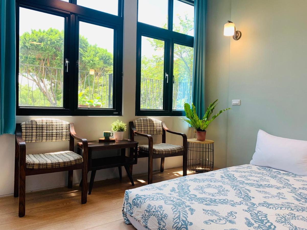 Oyaji Guesthouse-依人數床位數計價開放房型 Tainan Exterior photo