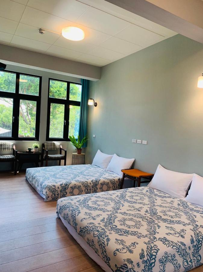 Oyaji Guesthouse-依人數床位數計價開放房型 Tainan Exterior photo