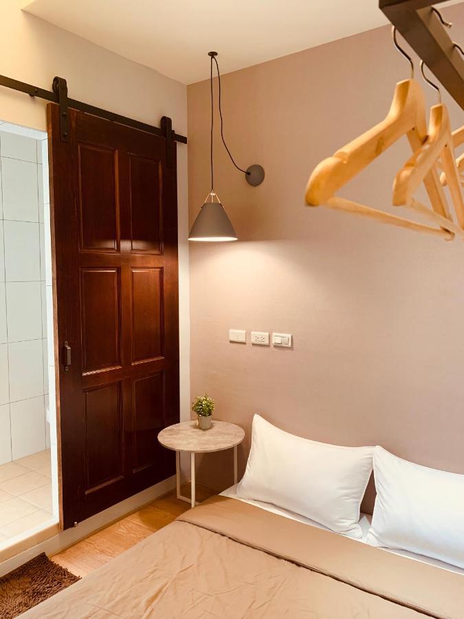 Oyaji Guesthouse-依人數床位數計價開放房型 Tainan Exterior photo