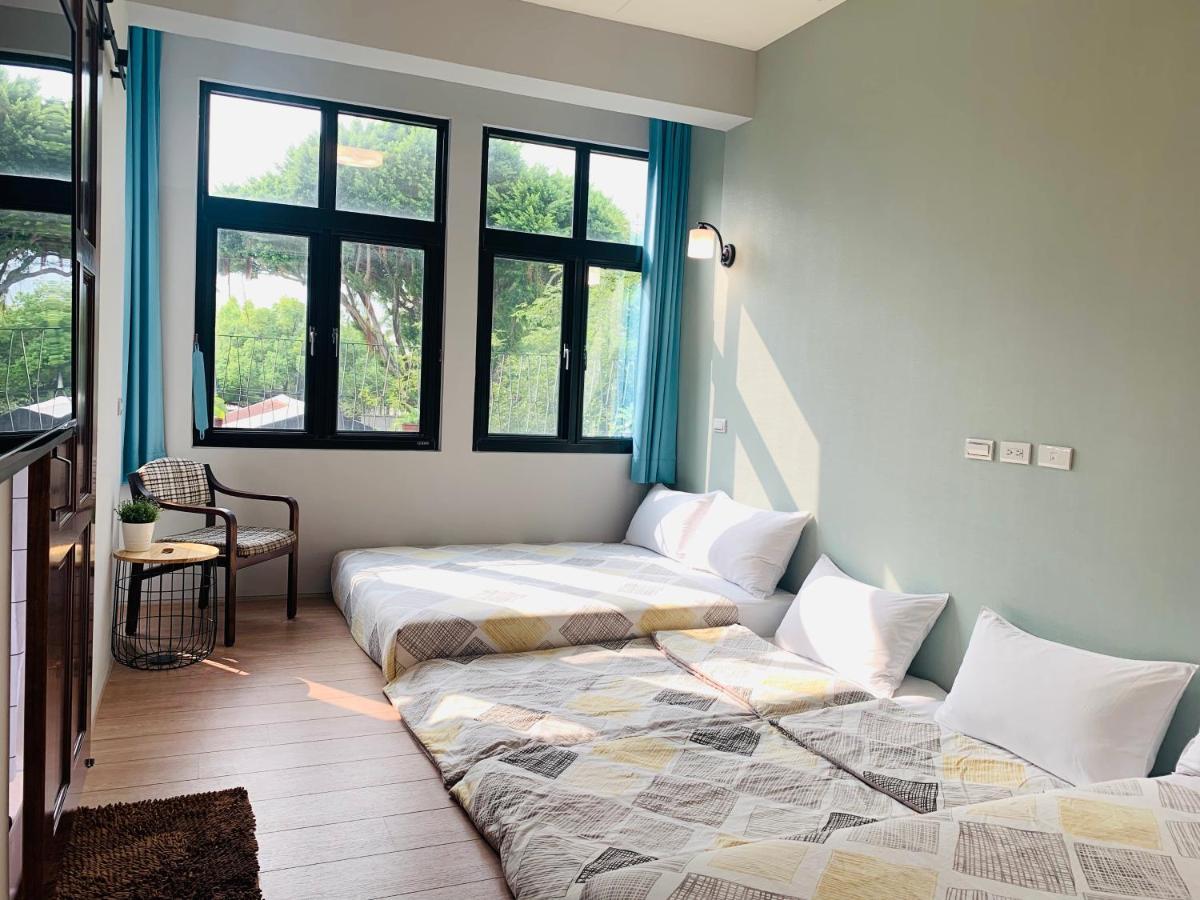 Oyaji Guesthouse-依人數床位數計價開放房型 Tainan Exterior photo