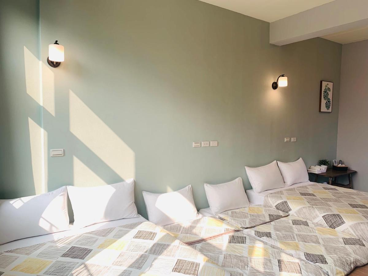 Oyaji Guesthouse-依人數床位數計價開放房型 Tainan Exterior photo