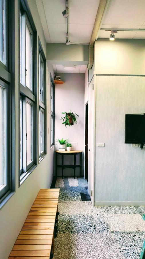 Oyaji Guesthouse-依人數床位數計價開放房型 Tainan Exterior photo