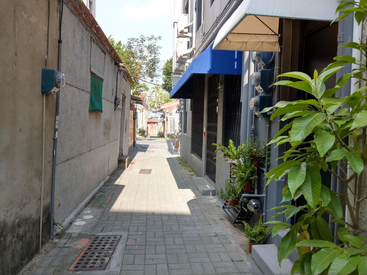Oyaji Guesthouse-依人數床位數計價開放房型 Tainan Exterior photo