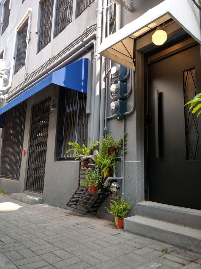 Oyaji Guesthouse-依人數床位數計價開放房型 Tainan Exterior photo