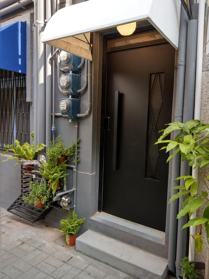Oyaji Guesthouse-依人數床位數計價開放房型 Tainan Exterior photo